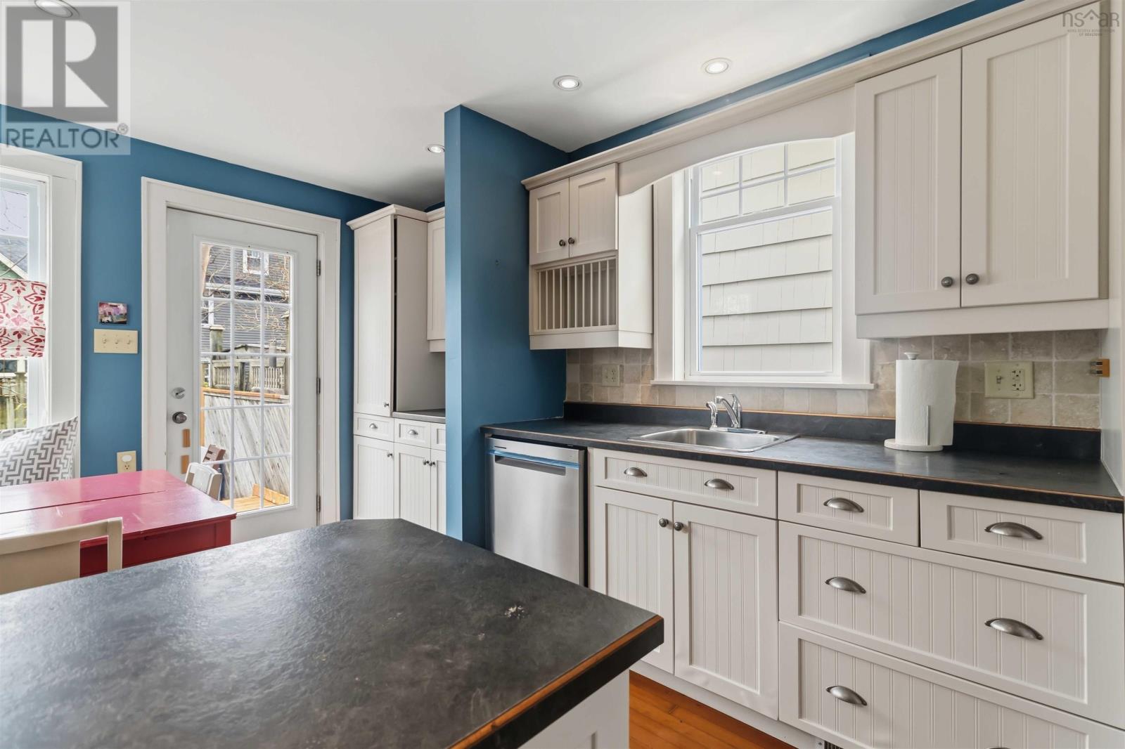 1662 Walnut Street, Halifax, Nova Scotia  B3H 1M2 - Photo 27 - 202608044