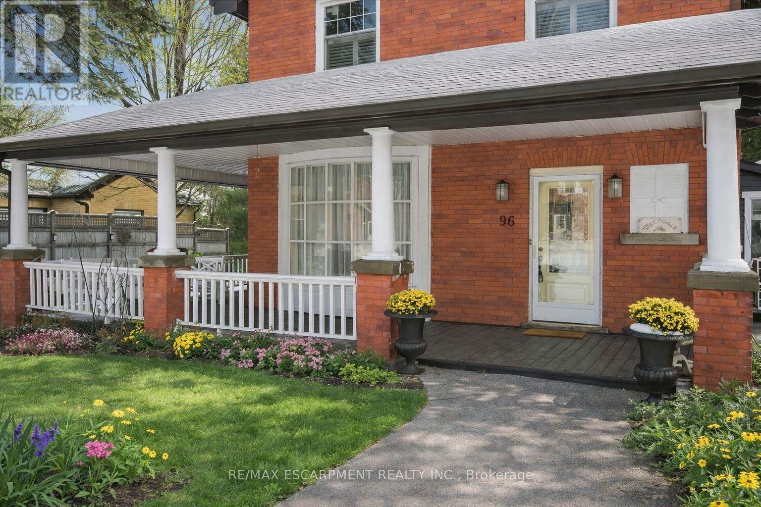 96 Ontario Street, Bracebridge, Ontario  P1L 2A2 - Photo 2 - X13022688