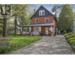 96 ONTARIO STREET, Bracebridge, Ontario