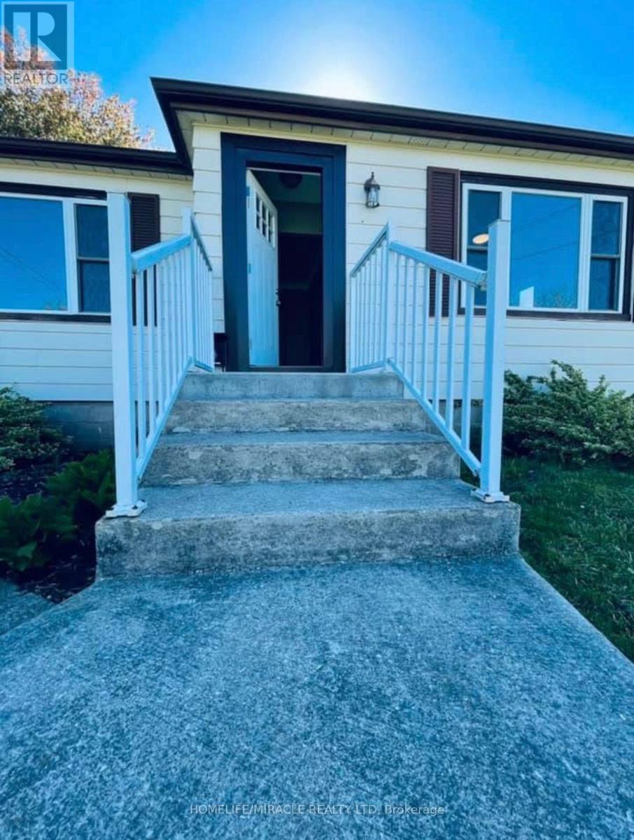 6746 Betty Avenue, Niagara Falls, Ontario  L2G 5W3 - Photo 2 - X13022700