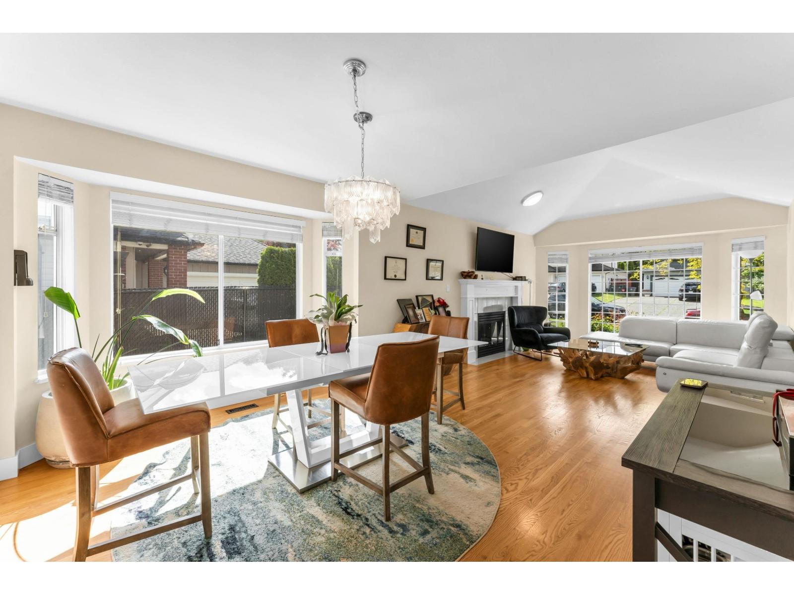 15295 111a Avenue, Surrey, British Columbia  V3R 0G4 - Photo 5 - R3113816