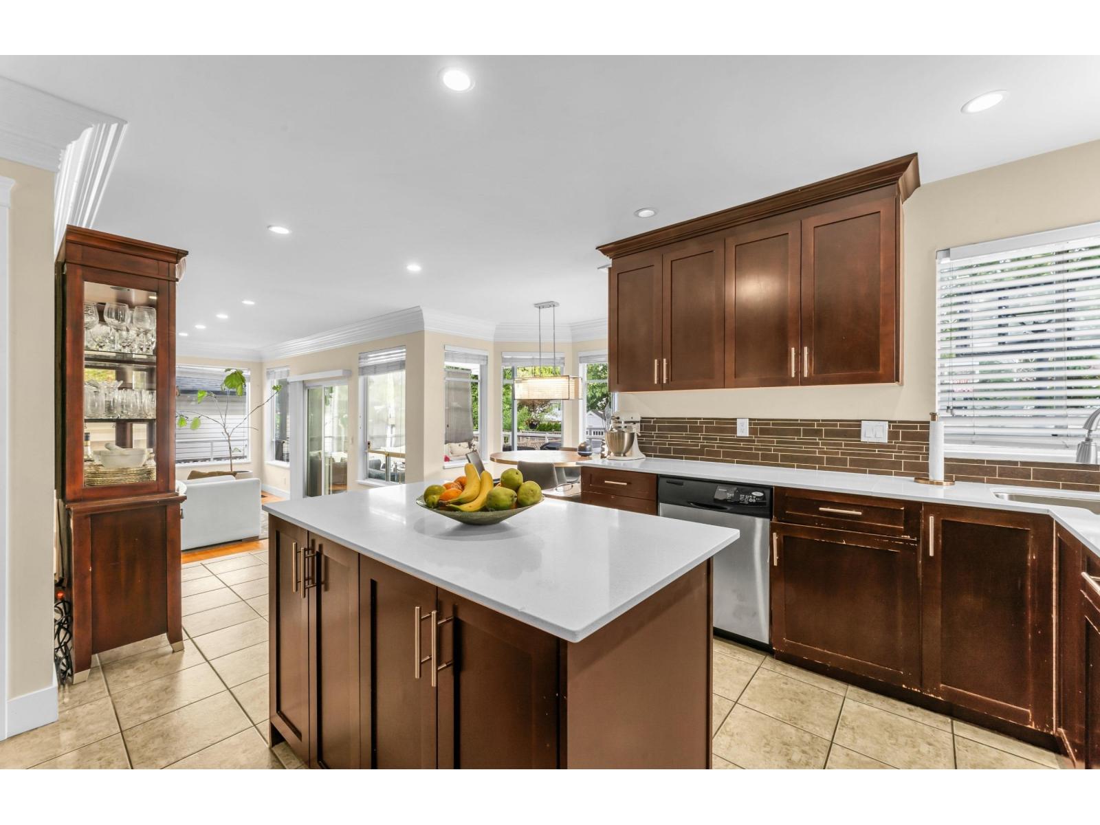 15295 111a Avenue, Surrey, British Columbia  V3R 0G4 - Photo 7 - R3113816