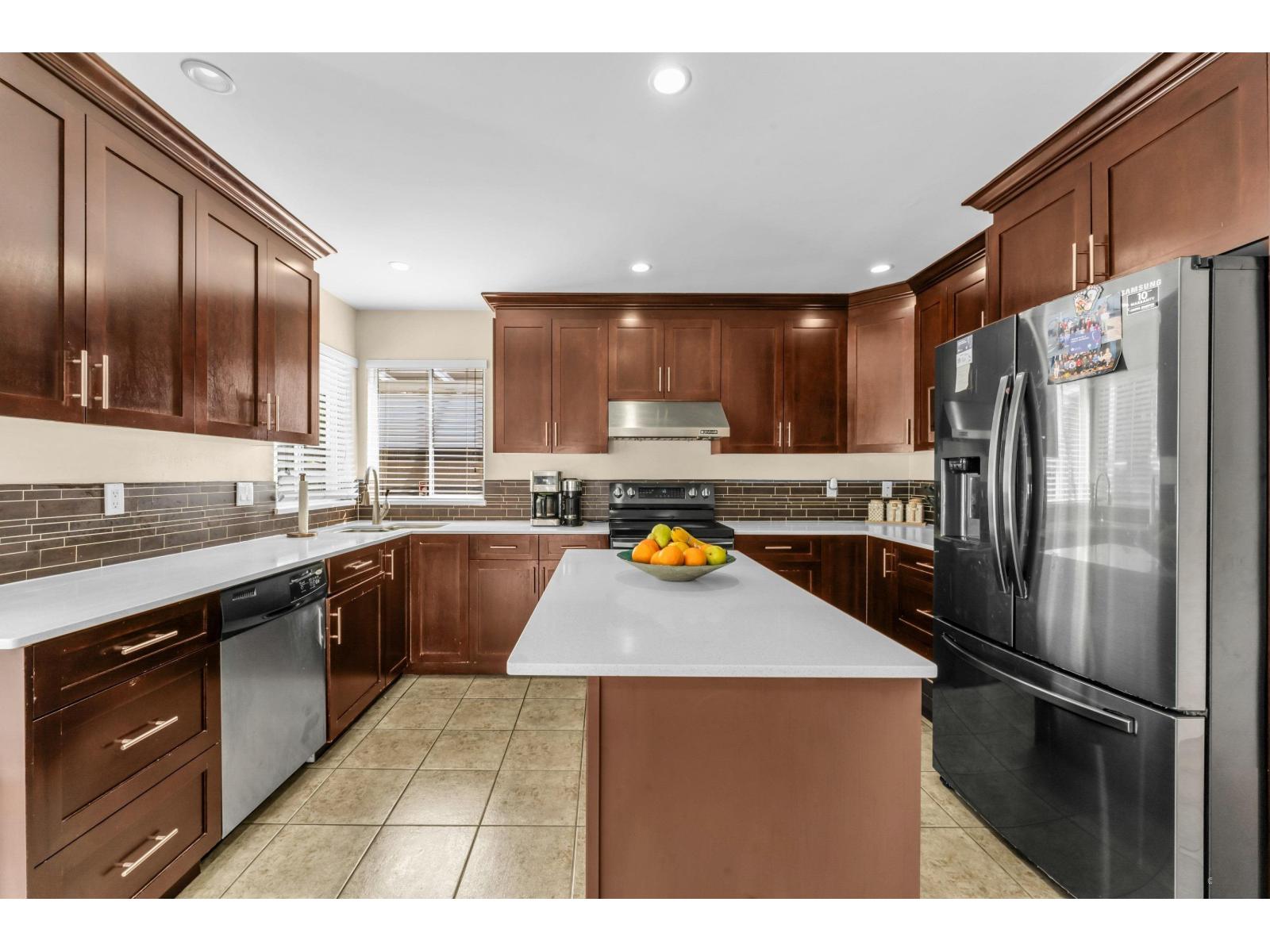 15295 111a Avenue, Surrey, British Columbia  V3R 0G4 - Photo 6 - R3113816