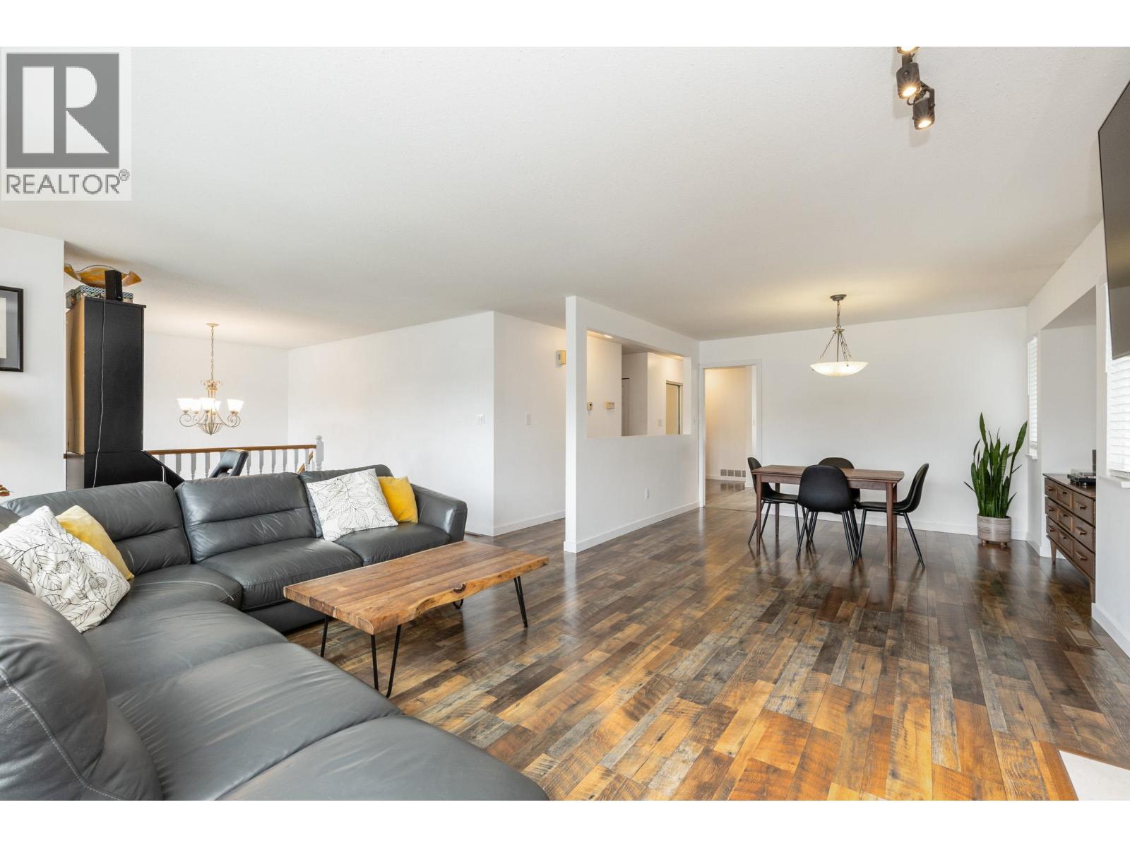 3843 Toronto Street, Port Coquitlam, British Columbia  V3B 7J6 - Photo 4 - R3113262