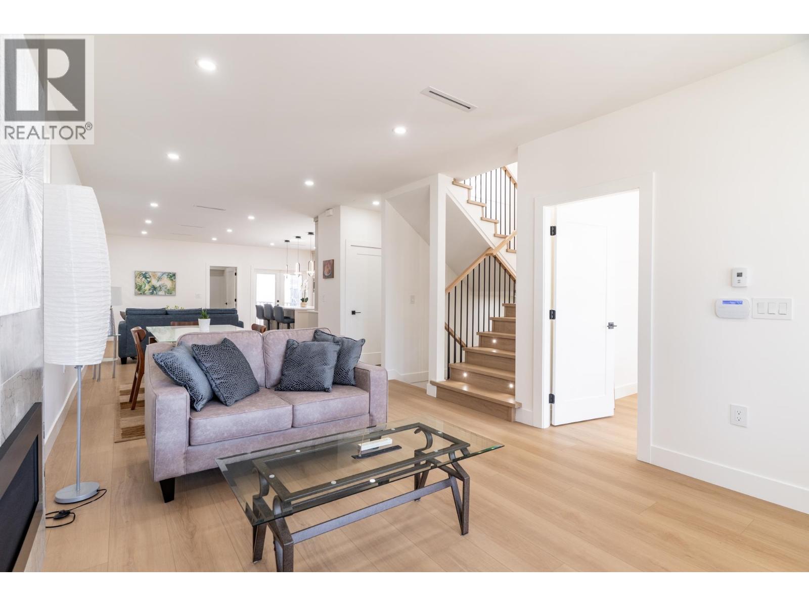 215 Mabel Street, New Westminster, British Columbia  V3M 0L1 - Photo 9 - R3113332