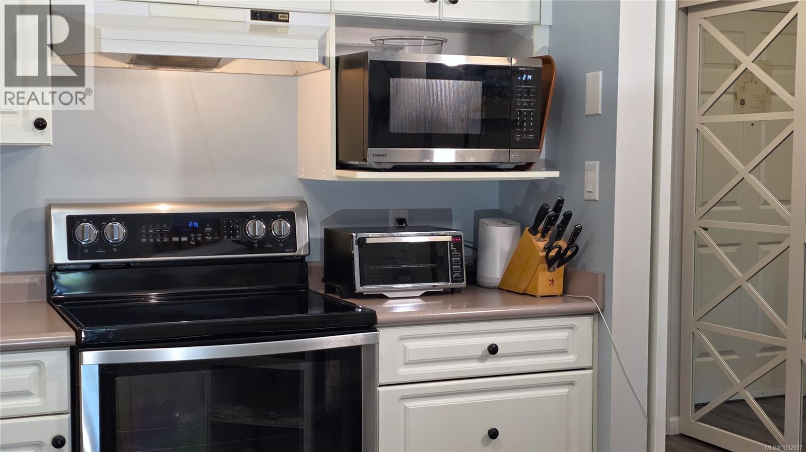 101 3400 Quadra St, Saanich, British Columbia  V8X 1G6 - Photo 17 - 1032907