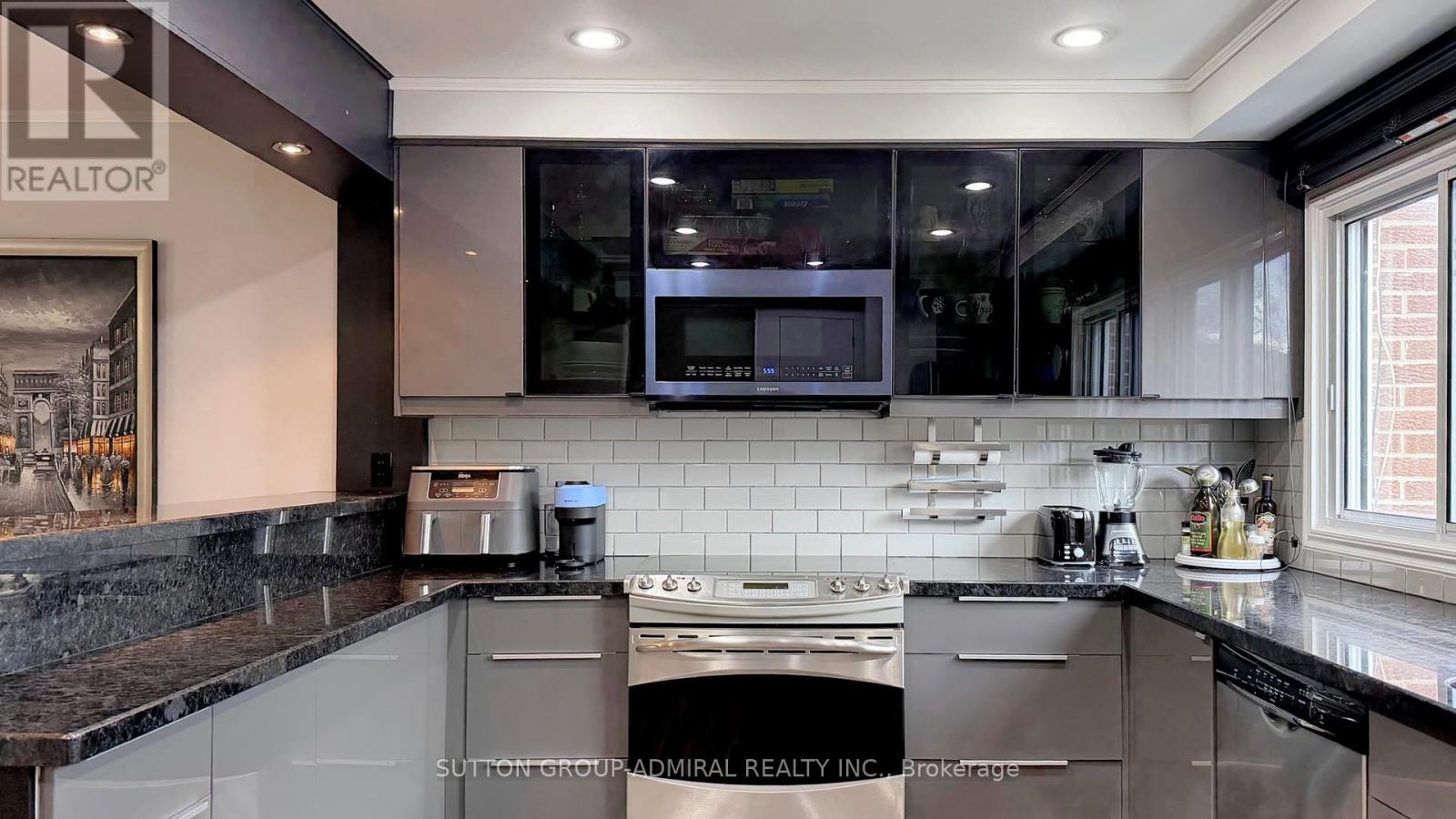 4 Dove Hawk Way, Toronto (Westminster-Branson), Ontario  M2R 3M2 - Photo 16 - C13020470