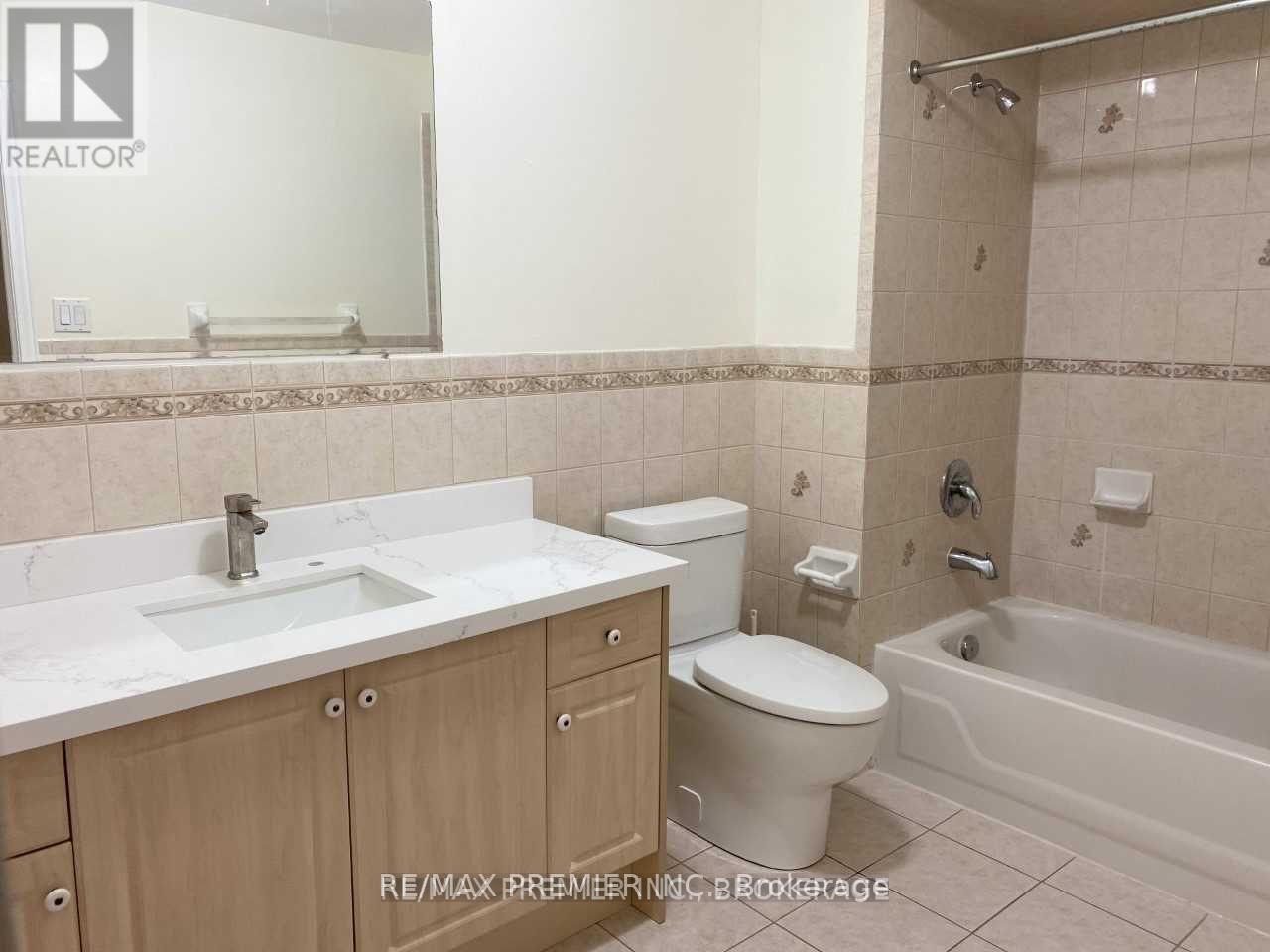 114 Sentinel Road, Toronto, Ontario  M3J 1S9 - Photo 10 - W12993516