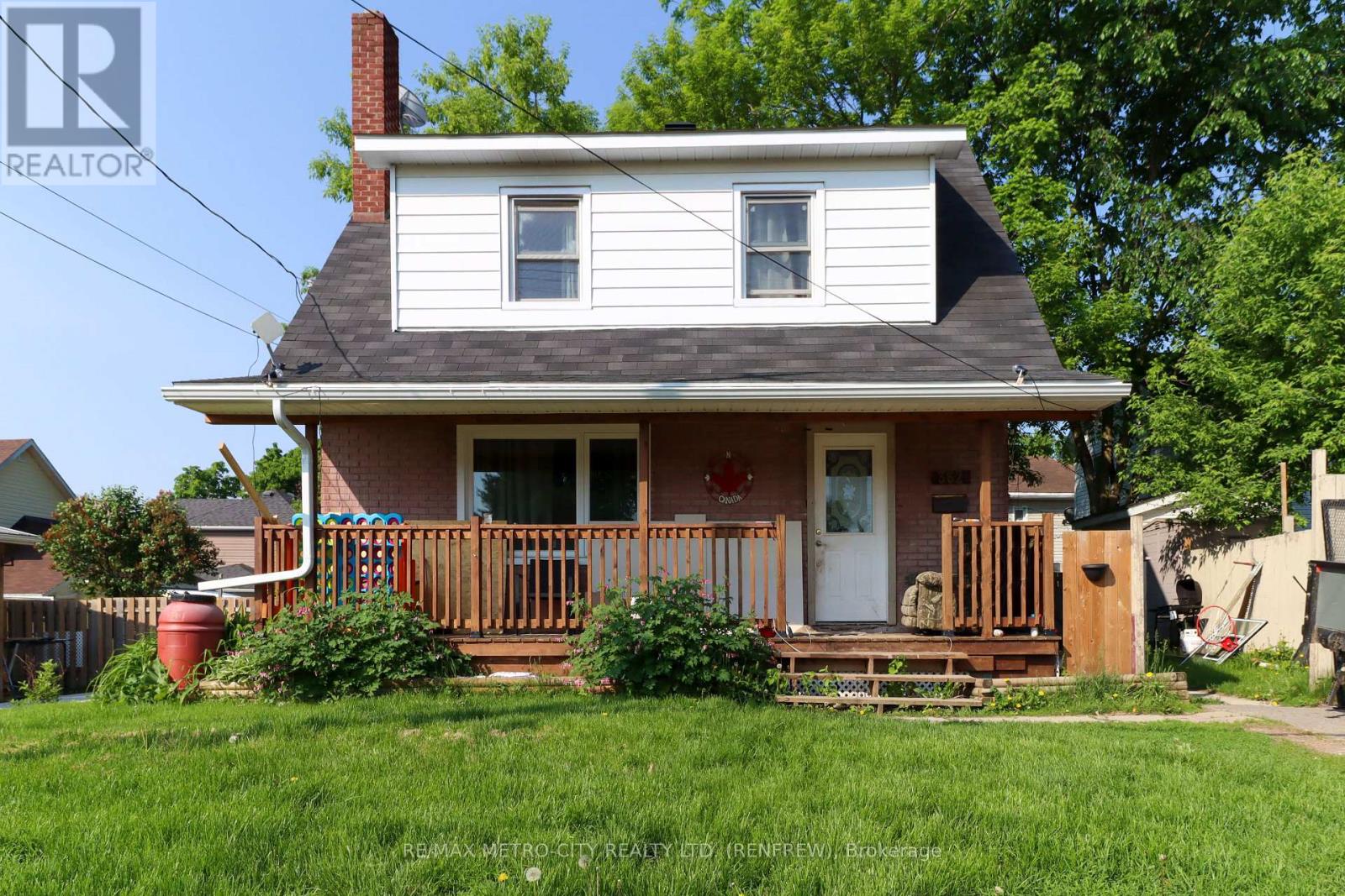 362-370 Baldwin Street, Renfrew, Ontario  K7V 2B9 - Photo 2 - X12809862