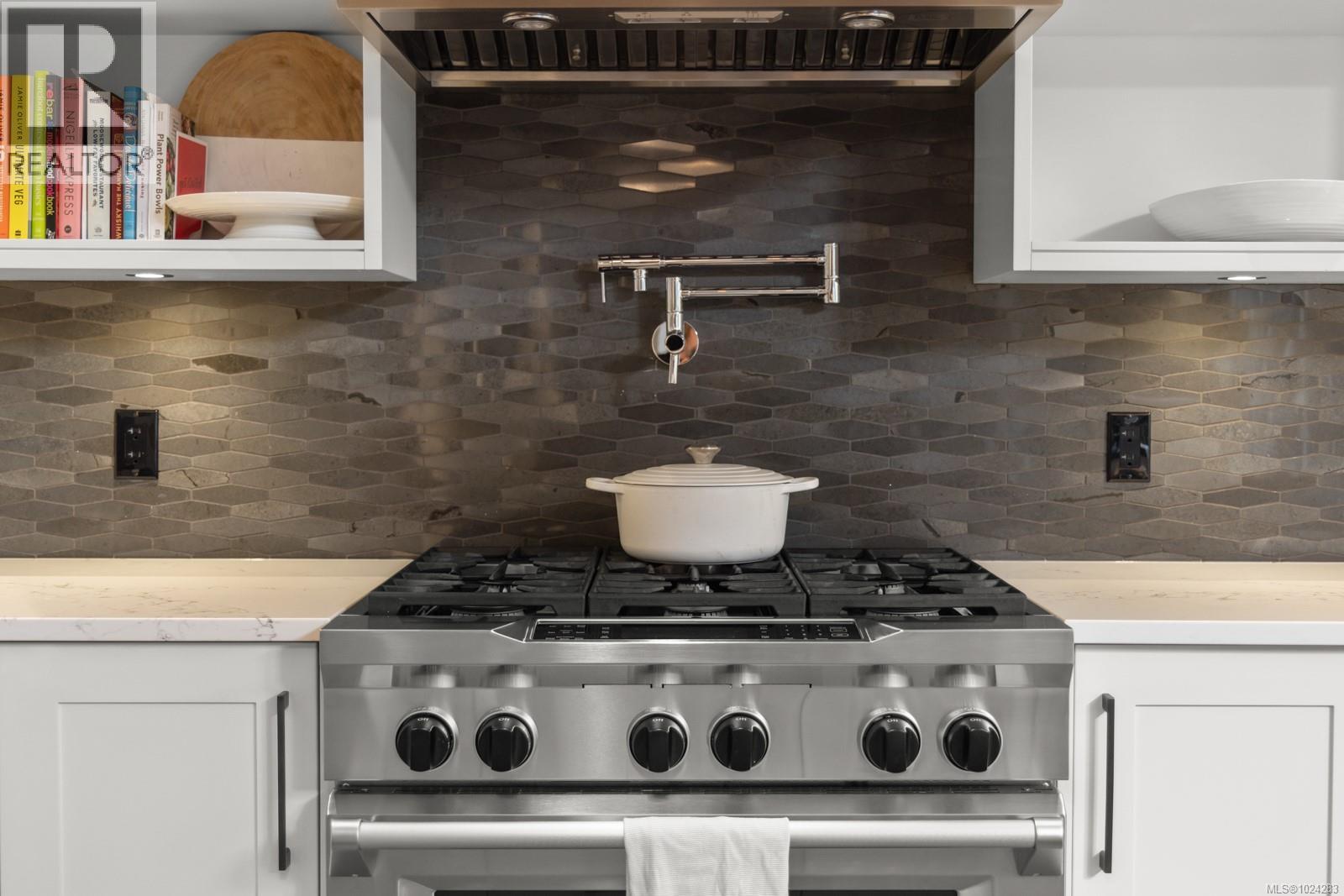 2149 Champions Way, Langford, British Columbia  V9B 0R9 - Photo 12 - 1024283