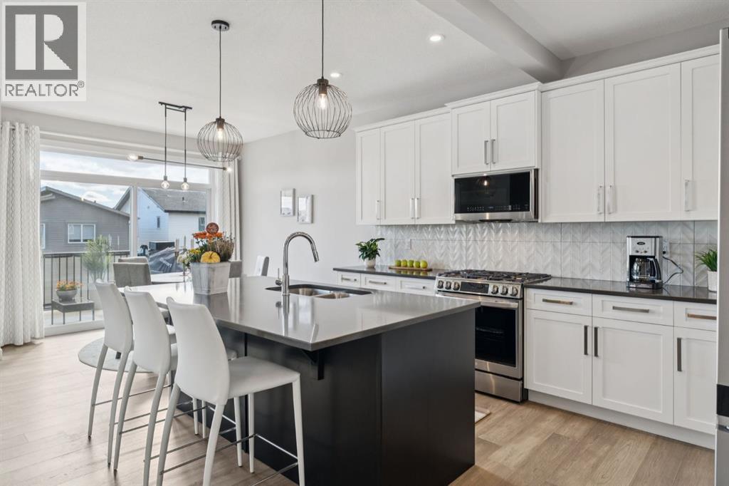 363 Precedence Hill, Cochrane, Alberta  T4C 2T7 - Photo 3 - A2302810