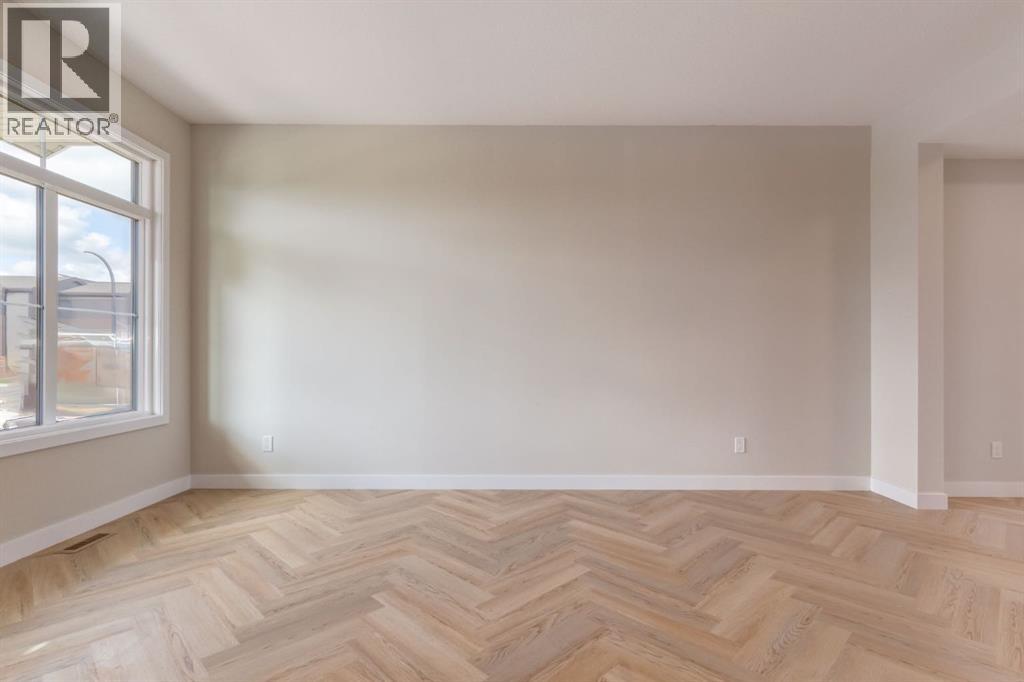 214 Sora Gardens SE, Calgary, Alberta  T3S 0m7 - Photo 4 - A2303190