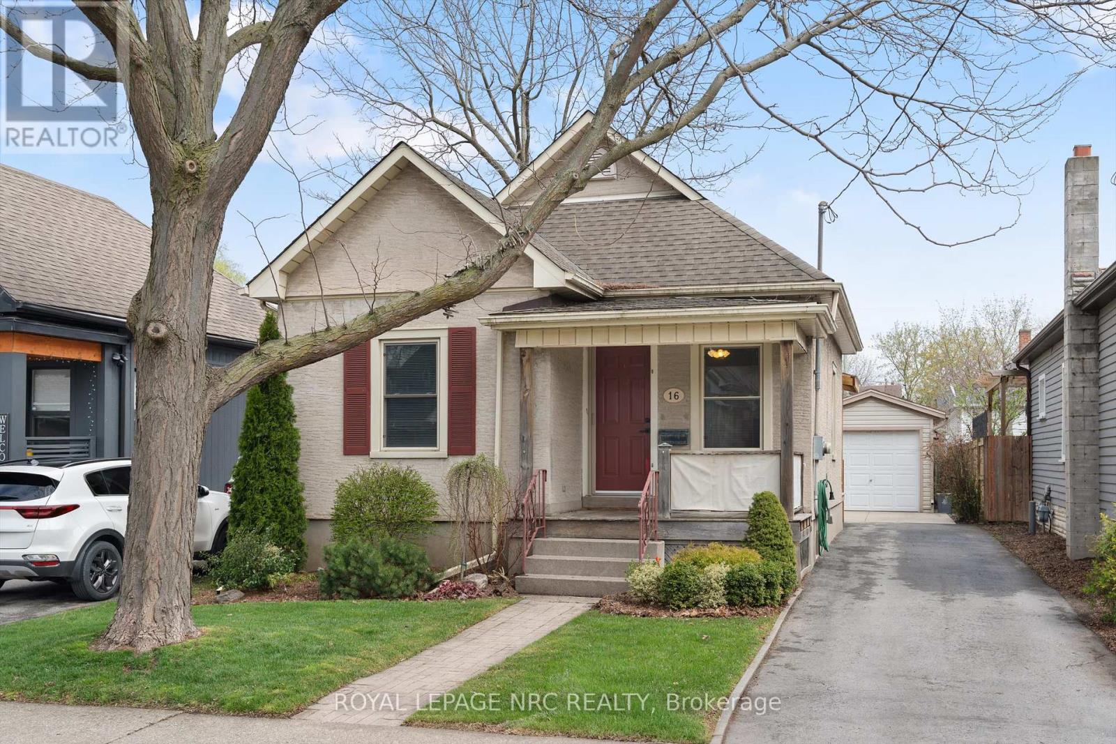 16 MCGHIE STREET, St. Catharines, Ontario