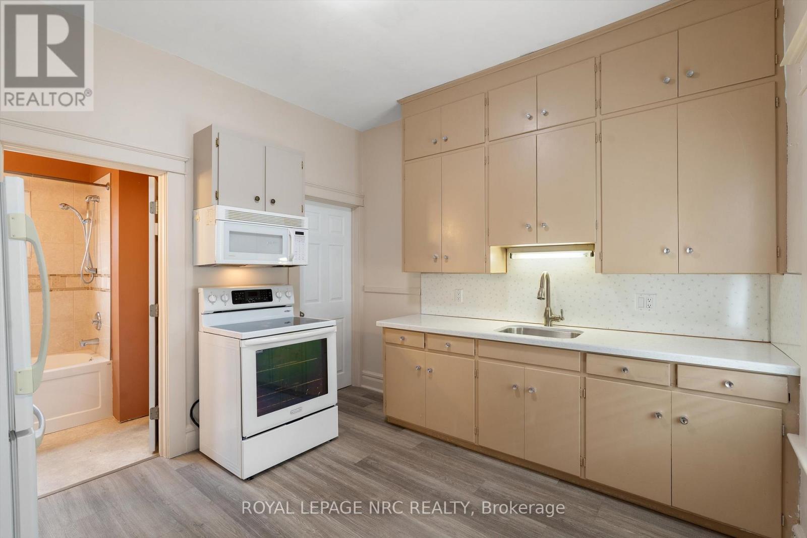 16 Mcghie Street, St. Catharines, Ontario  L2R 5H6 - Photo 10 - X13022784