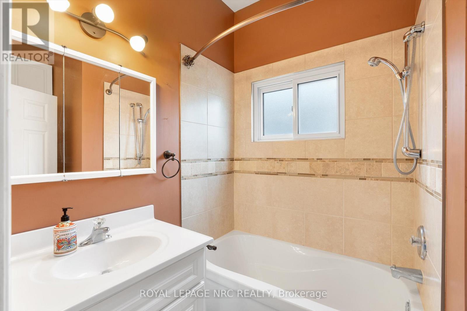 16 Mcghie Street, St. Catharines, Ontario  L2R 5H6 - Photo 14 - X13022784