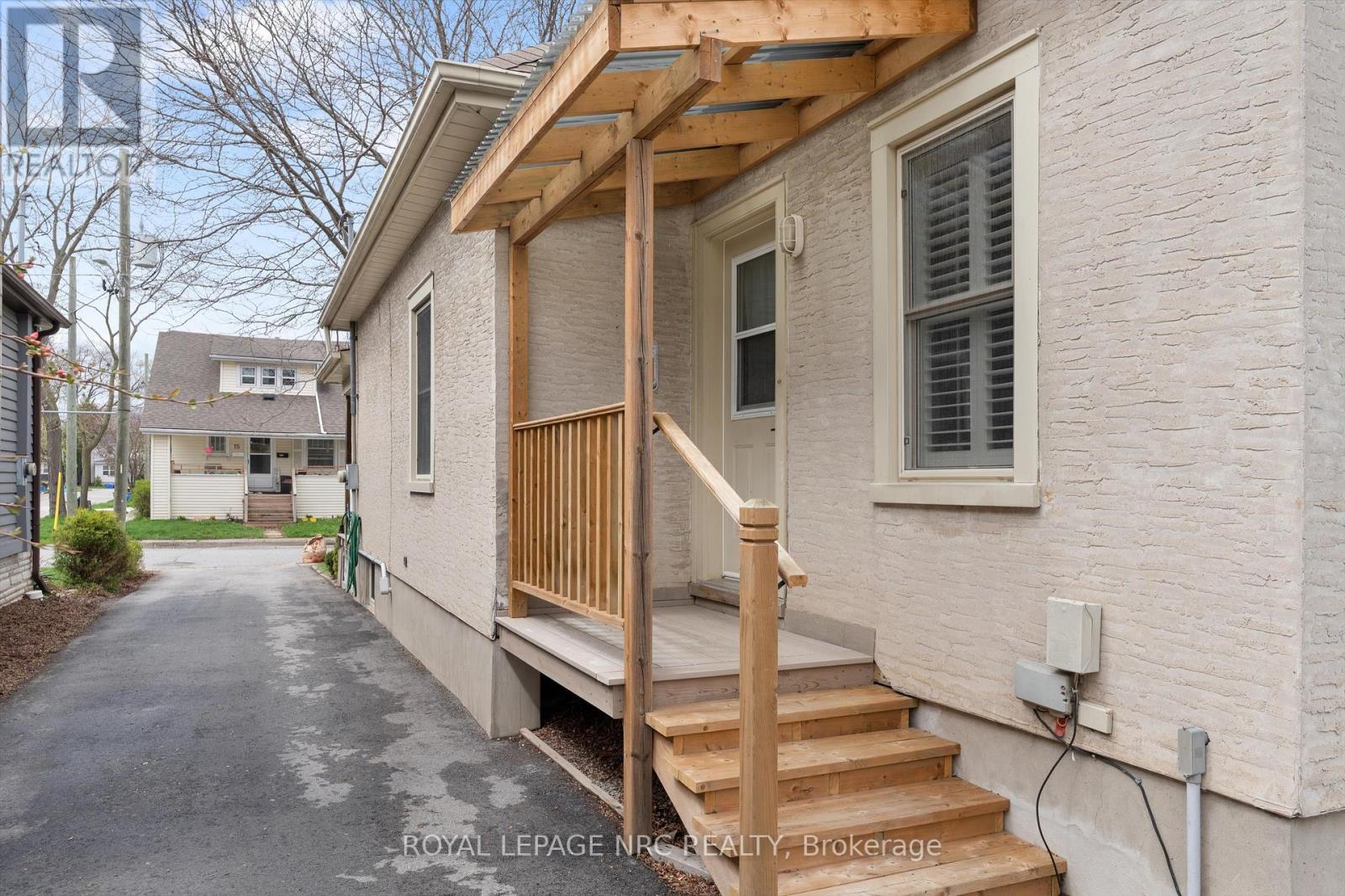 16 Mcghie Street, St. Catharines, Ontario  L2R 5H6 - Photo 23 - X13022784