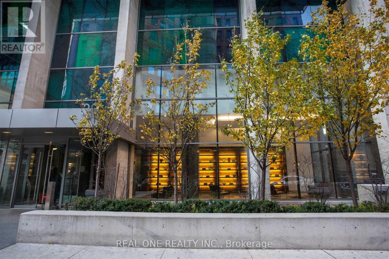 3606 - 38 Grenville Avenue, Toronto, Ontario  M4Y 1A5 - Photo 1 - C13022804