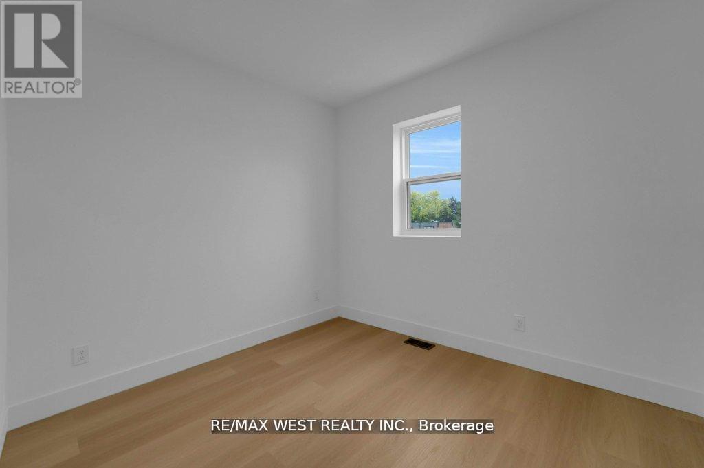 661 Winona Drive, Toronto, Ontario  M6C 3V6 - Photo 16 - C13022812