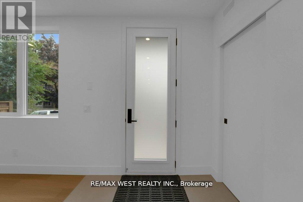 661 Winona Drive, Toronto, Ontario  M6C 3V6 - Photo 21 - C13022812