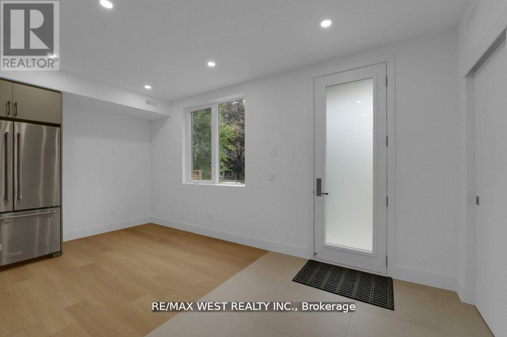 661 Winona Drive, Toronto, Ontario  M6C 3V6 - Photo 22 - C13022812