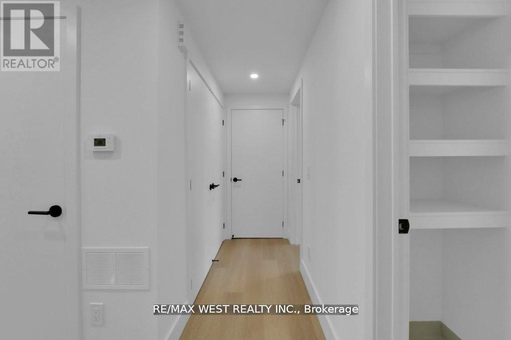 661 Winona Drive, Toronto, Ontario  M6C 3V6 - Photo 31 - C13022812