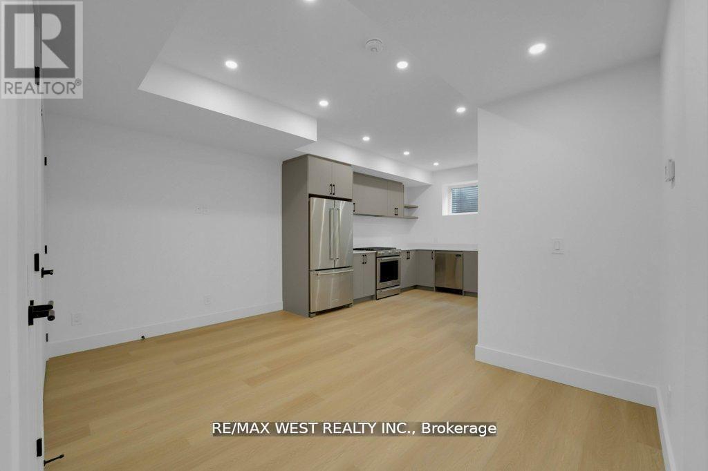 661 Winona Drive, Toronto, Ontario  M6C 3V6 - Photo 39 - C13022812