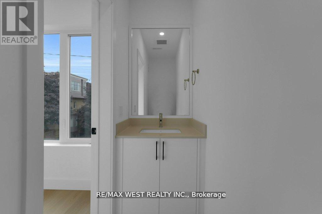 661 Winona Drive, Toronto, Ontario  M6C 3V6 - Photo 7 - C13022812