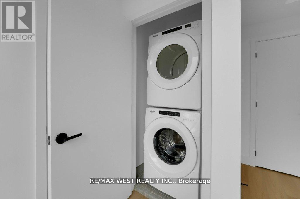 661 Winona Drive, Toronto, Ontario  M6C 3V6 - Photo 8 - C13022812