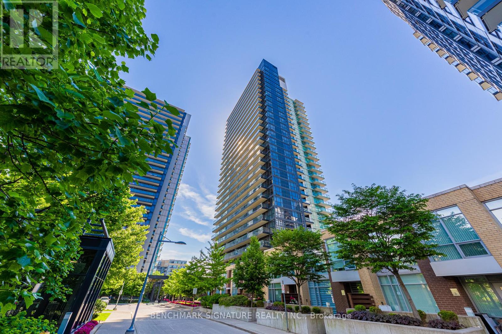 306 - 29 Singer Court, Toronto, Ontario  M2K 0B3 - Photo 1 - C13022824