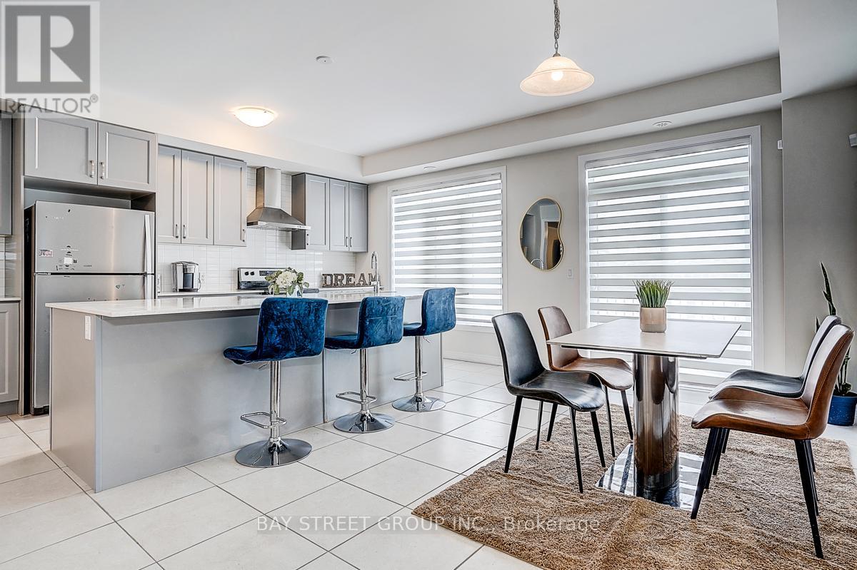 19 Morrison Crescent, Whitby, Ontario  L1P 1V4 - Photo 4 - E13022758