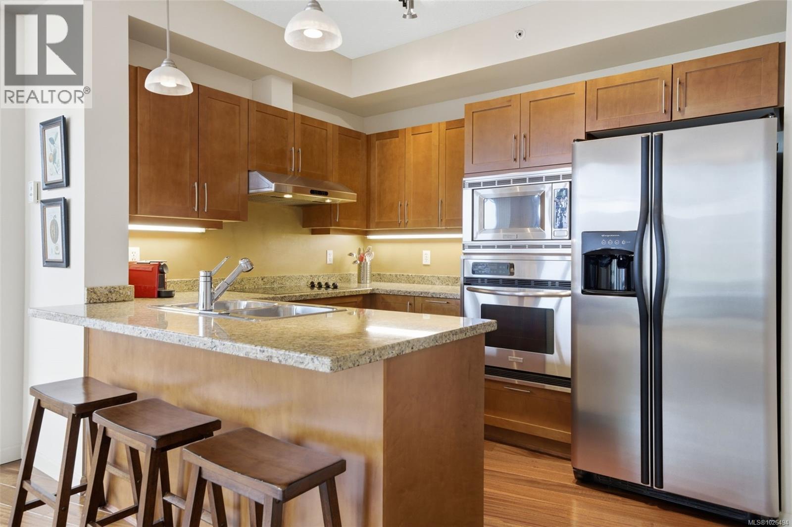 609 827 Fairfield Rd, Victoria, British Columbia  V8V 5B2 - Photo 10 - 1026494