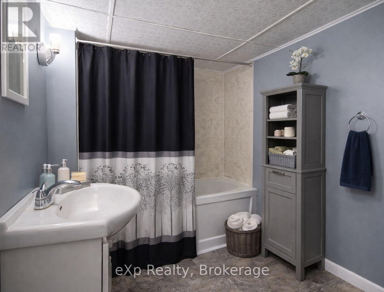 125 Lake Drive, West Grey, Ontario  N0C 1H0 - Photo 14 - X13022734