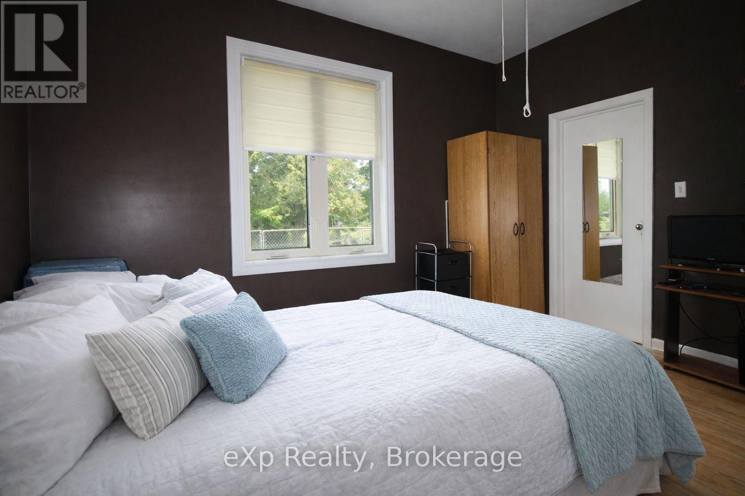 125 Lake Drive, West Grey, Ontario  N0C 1H0 - Photo 9 - X13022734