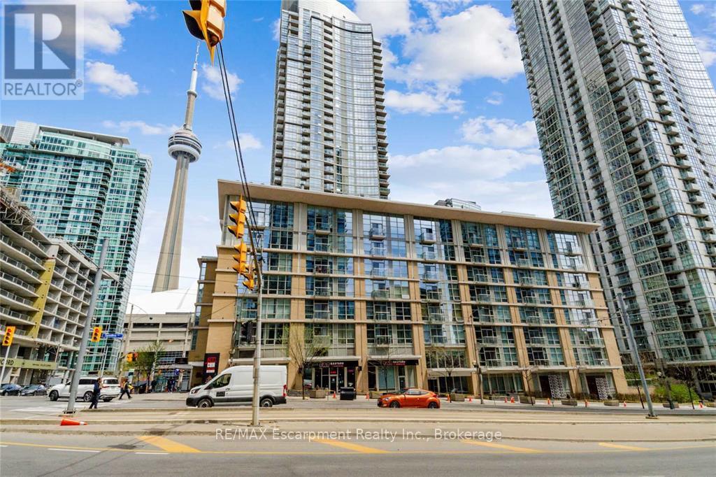 303 - 9 SPADINA AVENUE, Toronto, Ontario