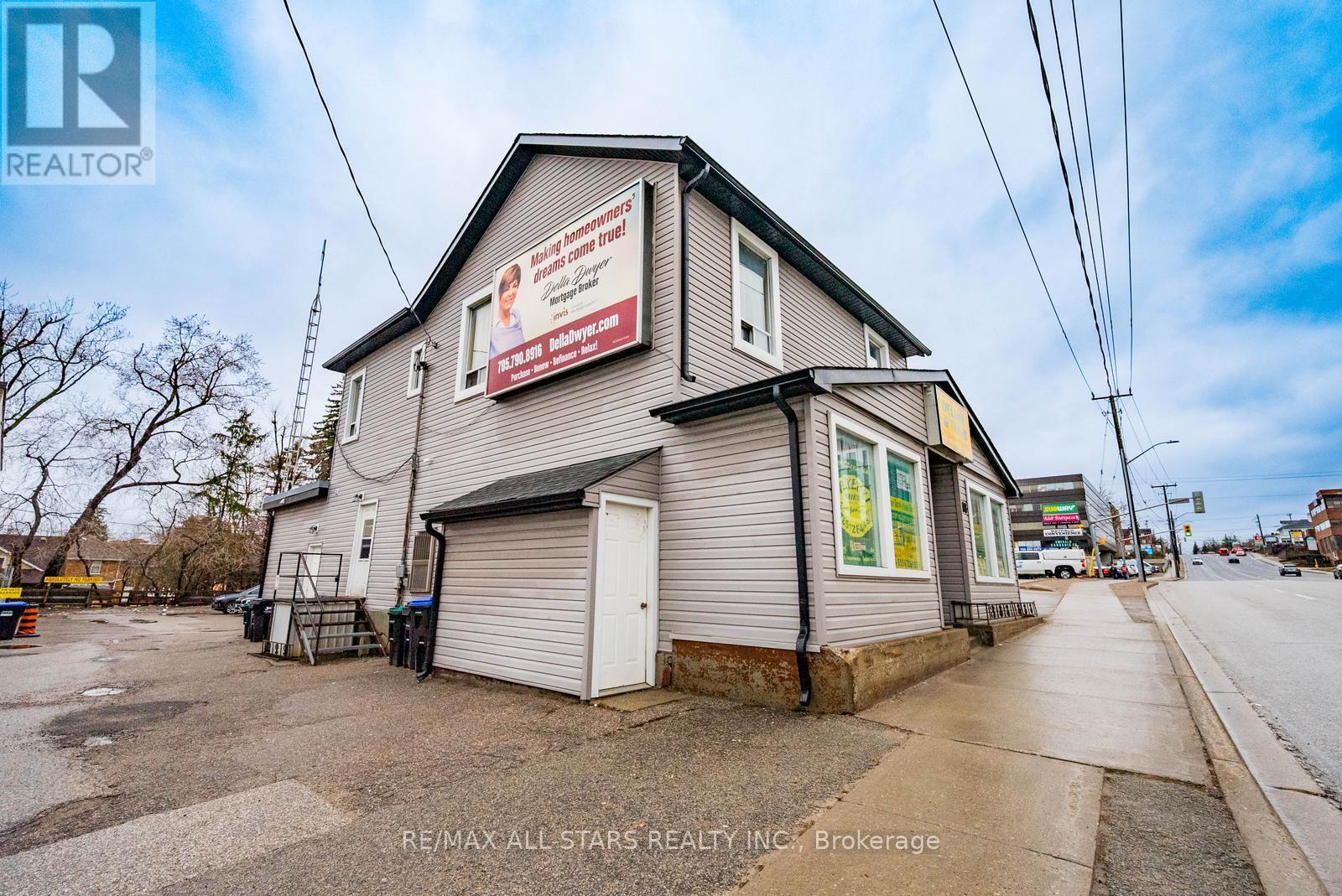 98 Bayfield Street, Barrie, Ontario  L4M 3A8 - Photo 2 - S13022730