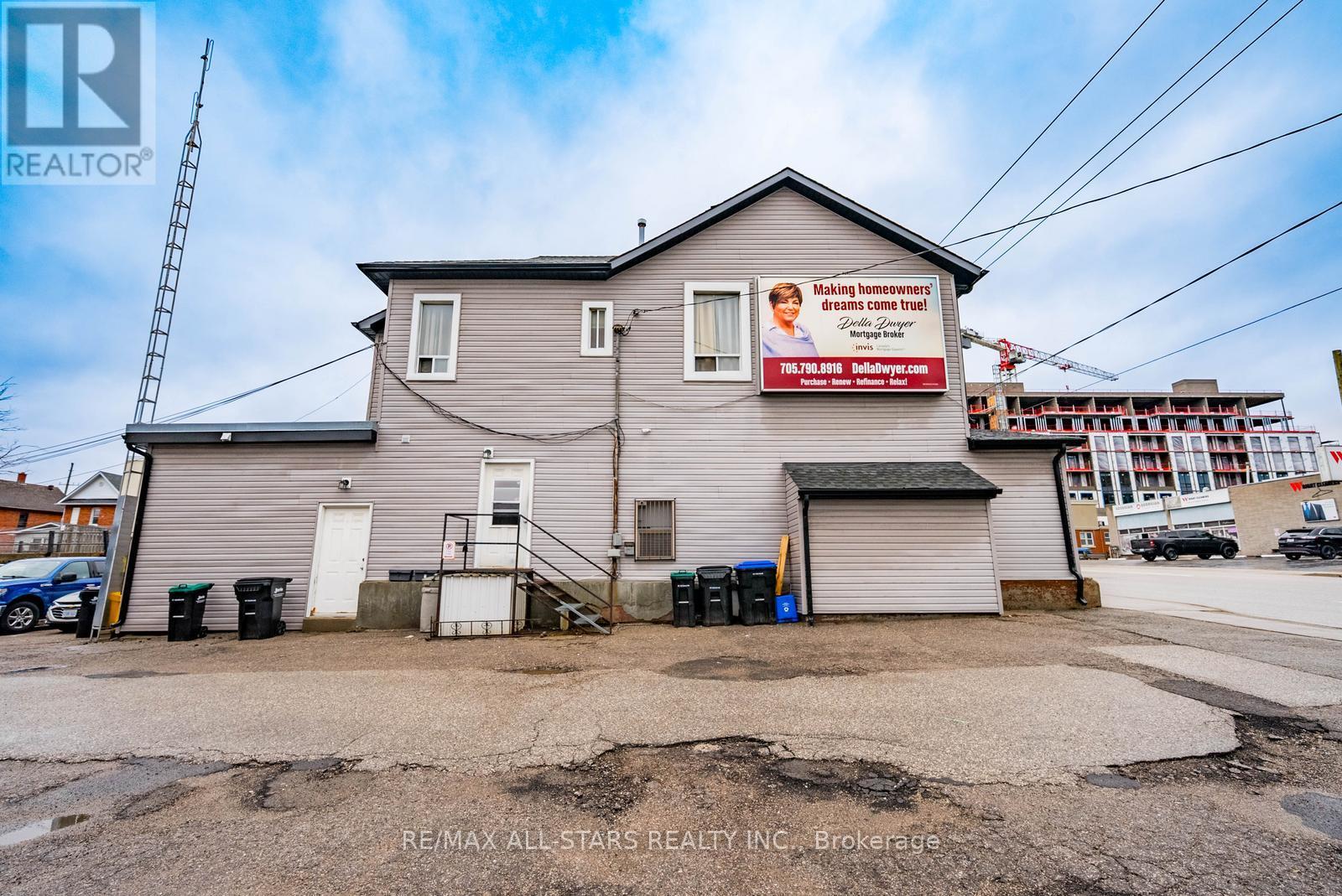 98 Bayfield Street, Barrie, Ontario  L4M 3A8 - Photo 3 - S13022730