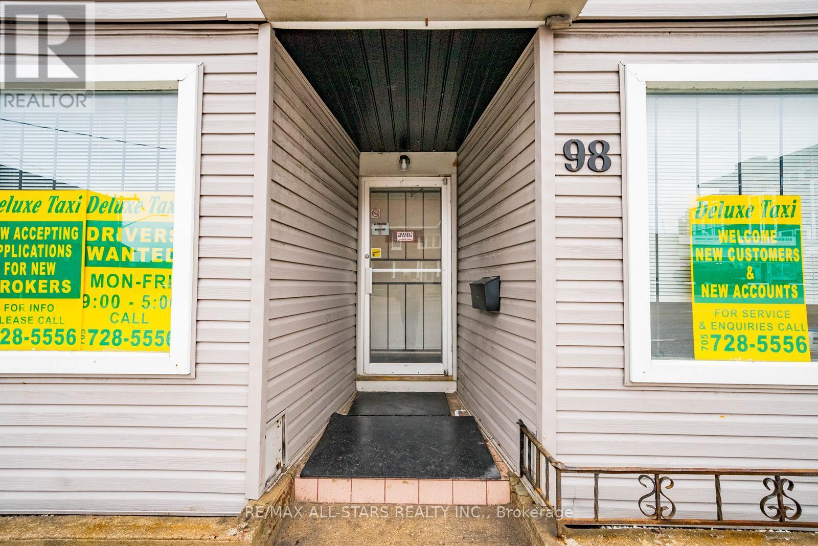 98 Bayfield Street, Barrie, Ontario  L4M 3A8 - Photo 5 - S13022730