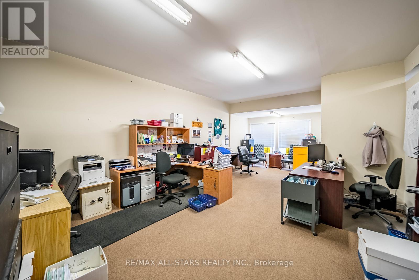 98 Bayfield Street, Barrie, Ontario  L4M 3A8 - Photo 8 - S13022730