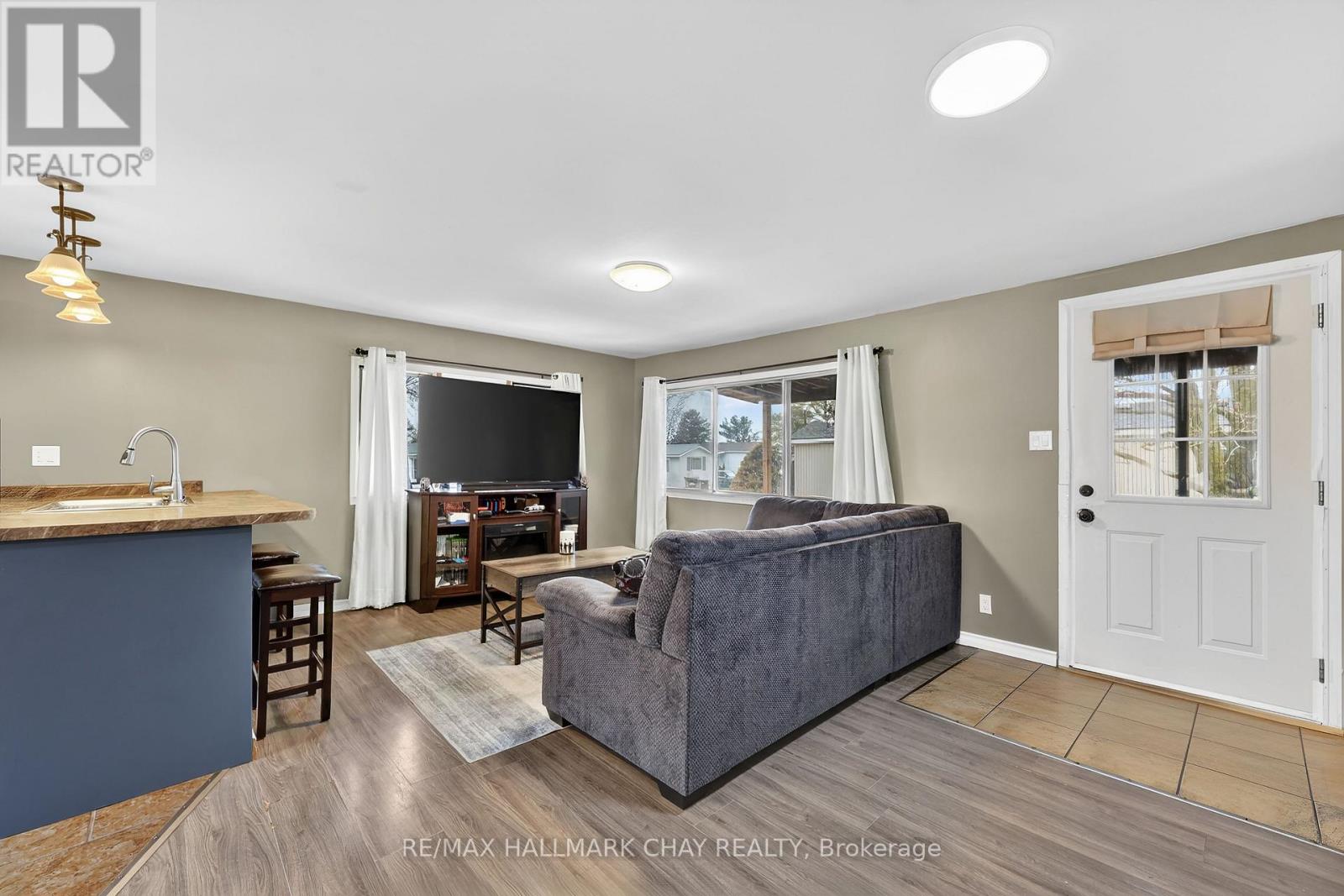 4125 Elaine Street, Severn, Ontario  L3V 0V1 - Photo 2 - S13022790