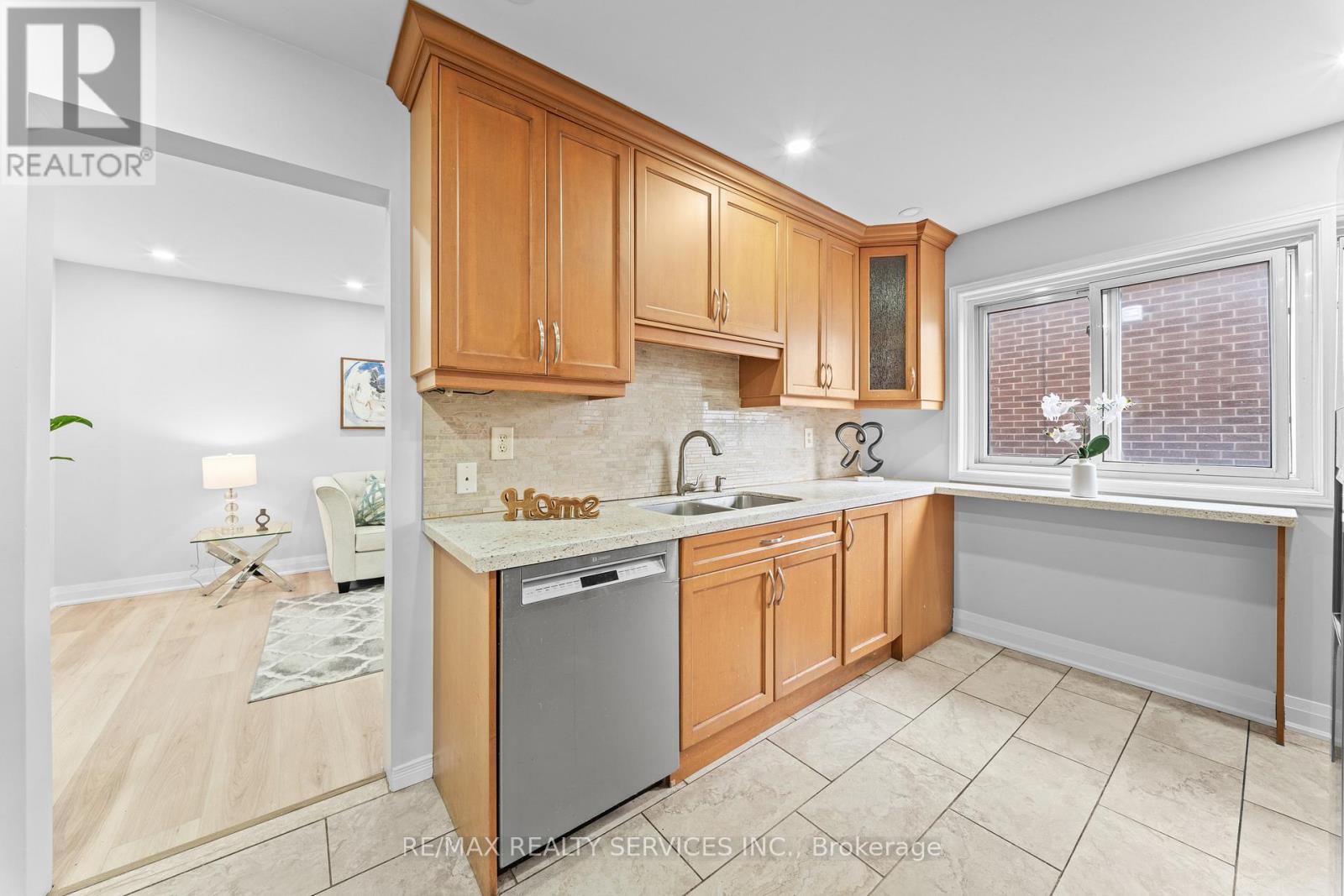 41 Tanager Square, Brampton, Ontario  L6Z 1X1 - Photo 13 - W13022740