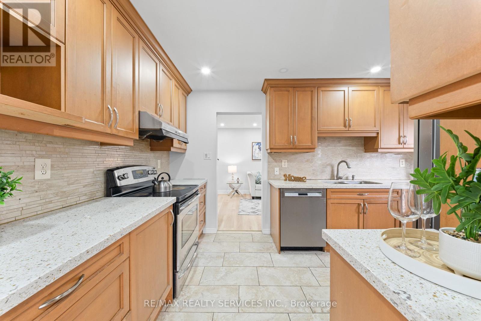 41 Tanager Square, Brampton, Ontario  L6Z 1X1 - Photo 16 - W13022740