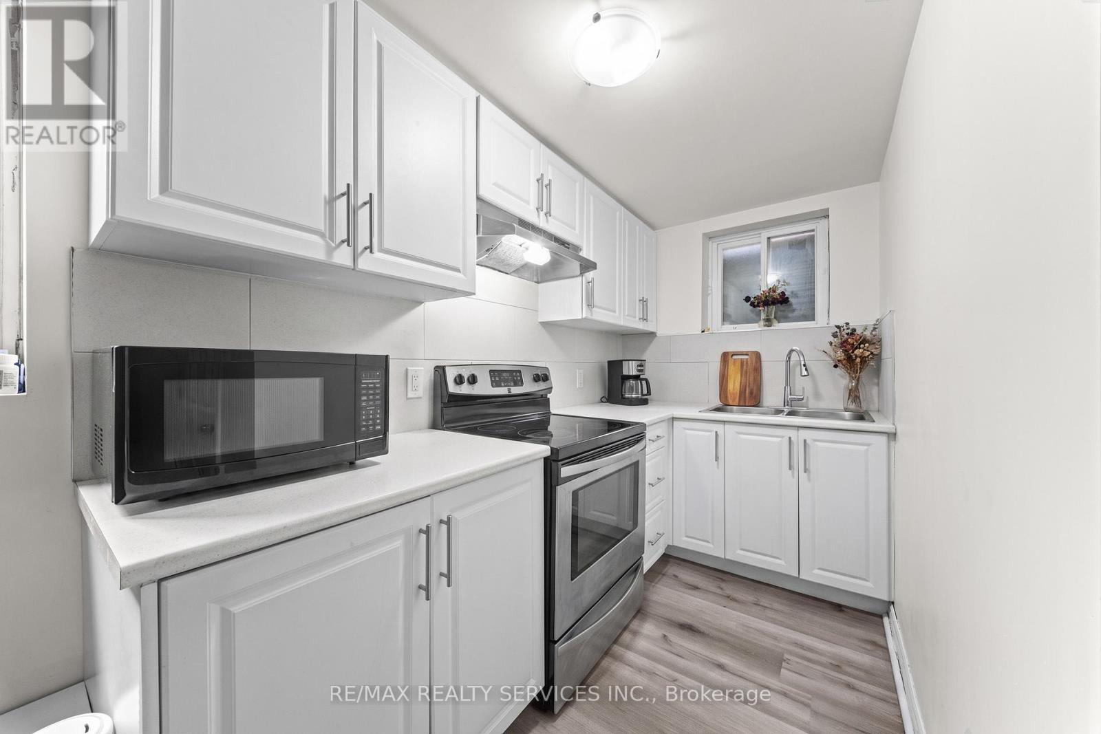 41 Tanager Square, Brampton, Ontario  L6Z 1X1 - Photo 40 - W13022740