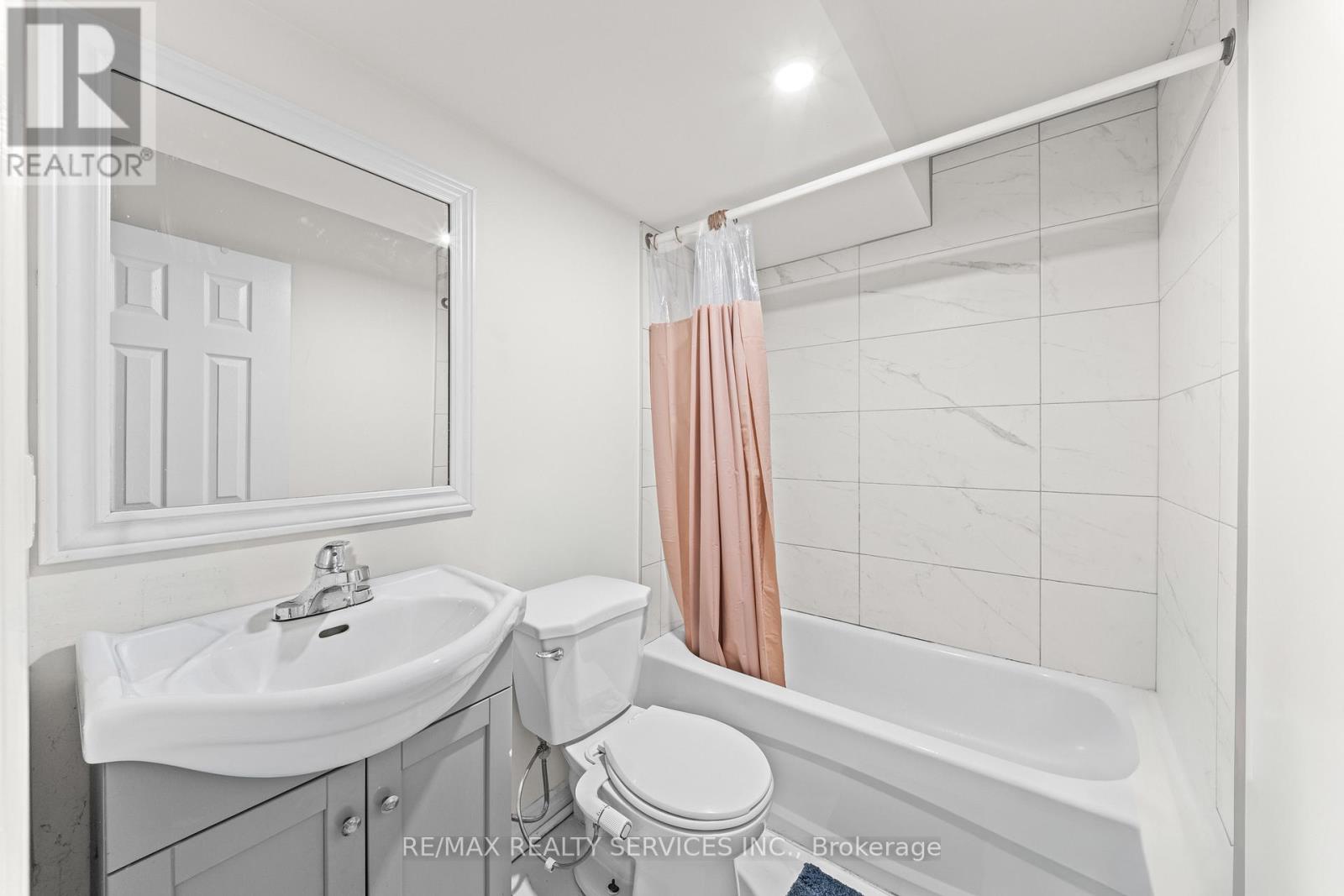 41 Tanager Square, Brampton, Ontario  L6Z 1X1 - Photo 46 - W13022740