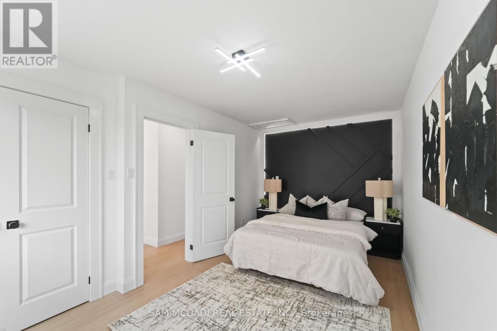 25 Falstaff Avenue, Toronto, Ontario  M6L 2C6 - Photo 15 - W13022820