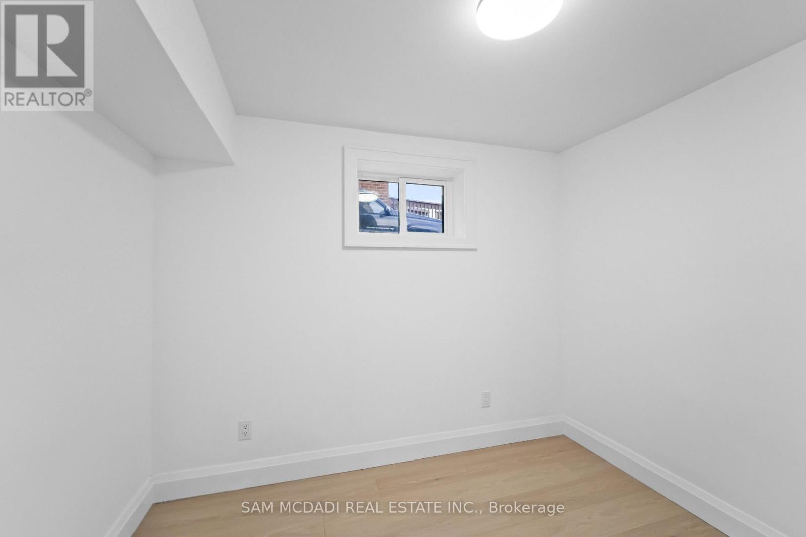 25 Falstaff Avenue, Toronto, Ontario  M6L 2C6 - Photo 26 - W13022820