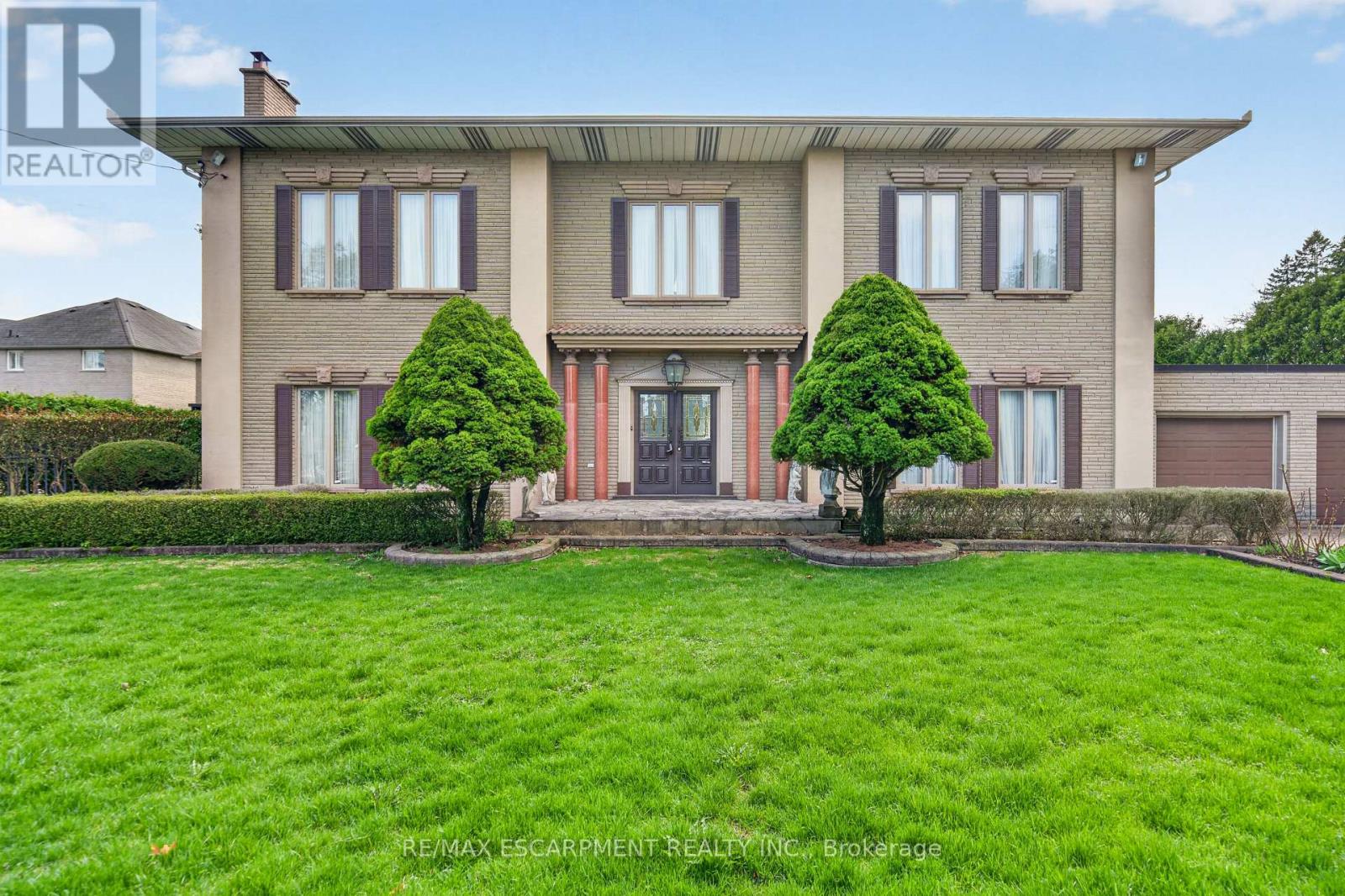 213 Stone Church Road W, Hamilton, Ontario  L9B 1A2 - Photo 2 - X13022810