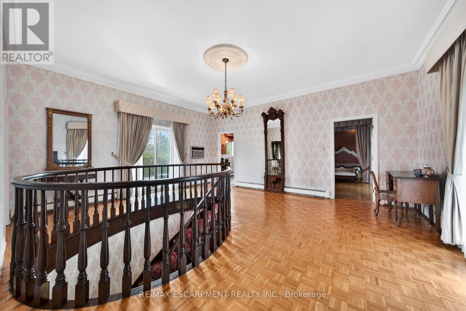 213 Stone Church Road W, Hamilton, Ontario  L9B 1A2 - Photo 20 - X13022810