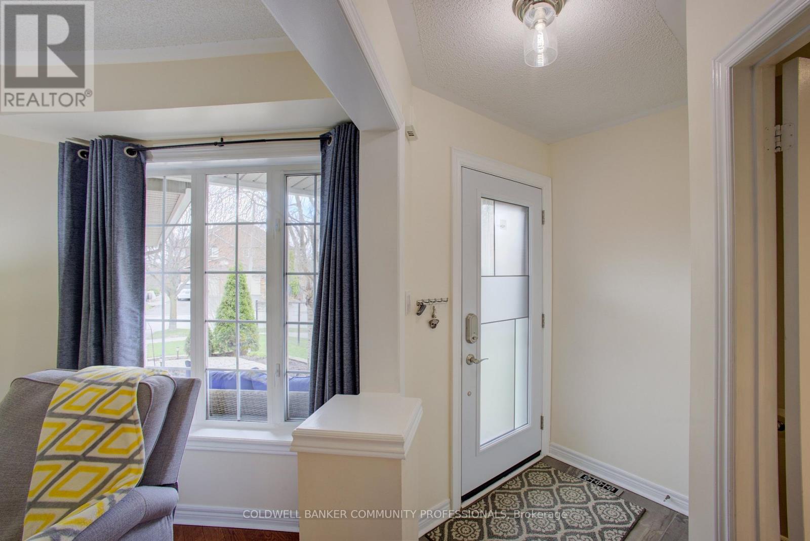 32 Mcclure Court, Halton Hills, Ontario  L7G 5X6 - Photo 10 - W13022146