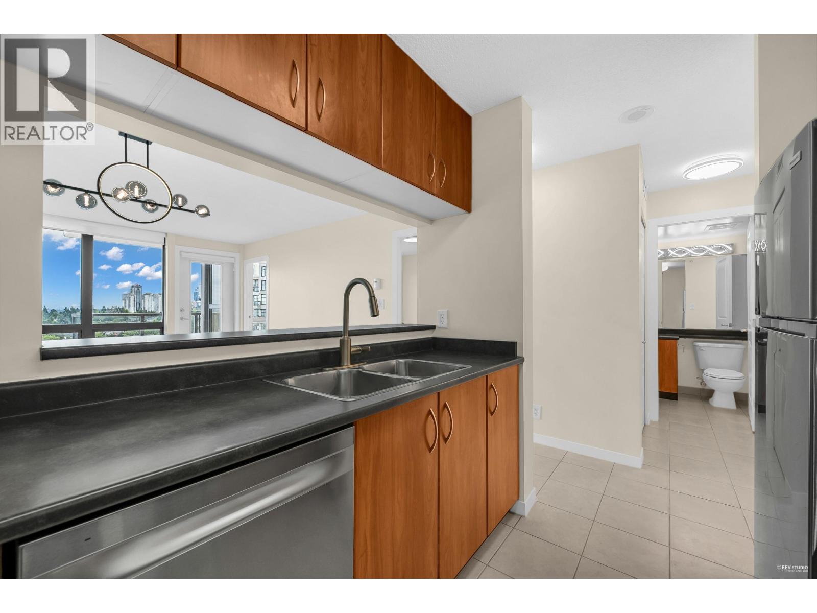 2002 3663 Crowley Drive, Vancouver, British Columbia  V5R 6H4 - Photo 13 - R3101101