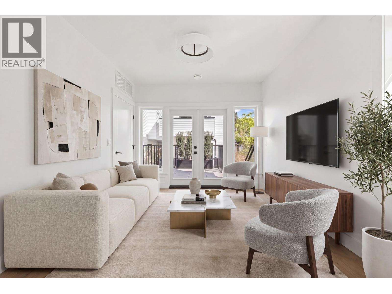 1 326 W 14th Street, North Vancouver, British Columbia  V7M 1P6 - Photo 4 - R3113556